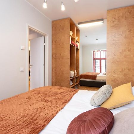 Stylish Apartment With Parking In Telliskivi Tallinn Bagian luar foto