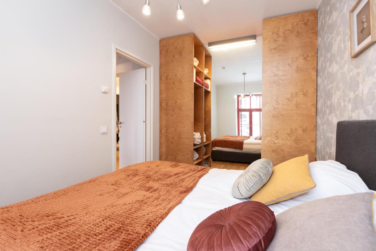 Stylish Apartment With Parking In Telliskivi Tallinn Bagian luar foto