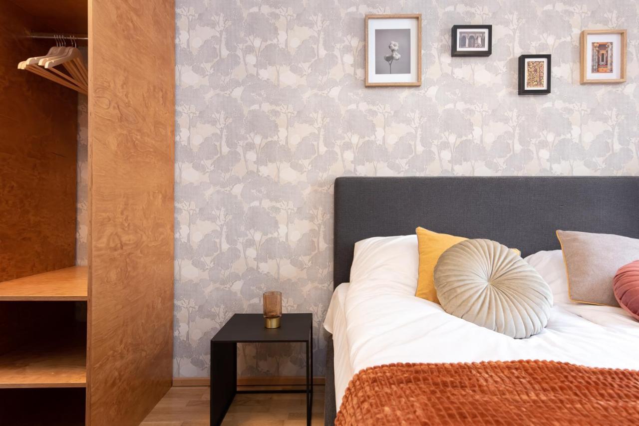 Stylish Apartment With Parking In Telliskivi Tallinn Bagian luar foto