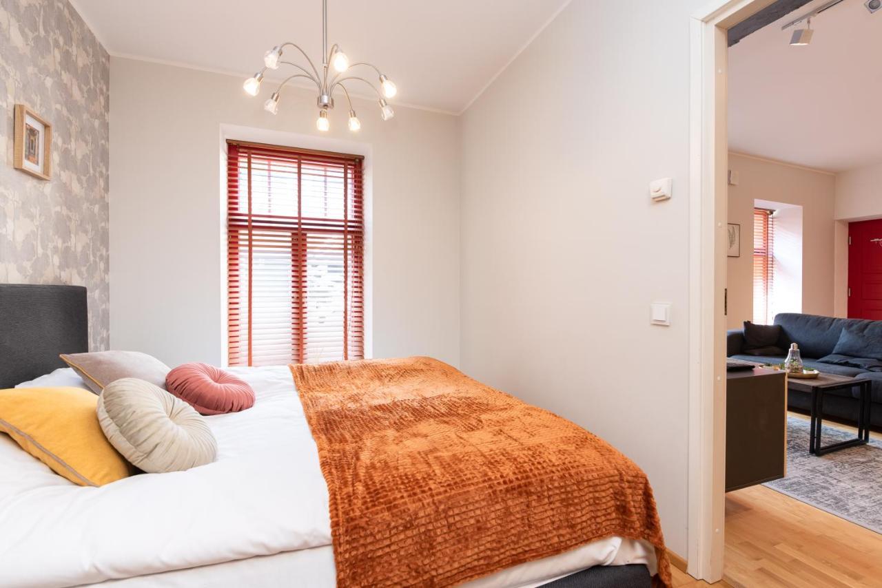 Stylish Apartment With Parking In Telliskivi Tallinn Bagian luar foto